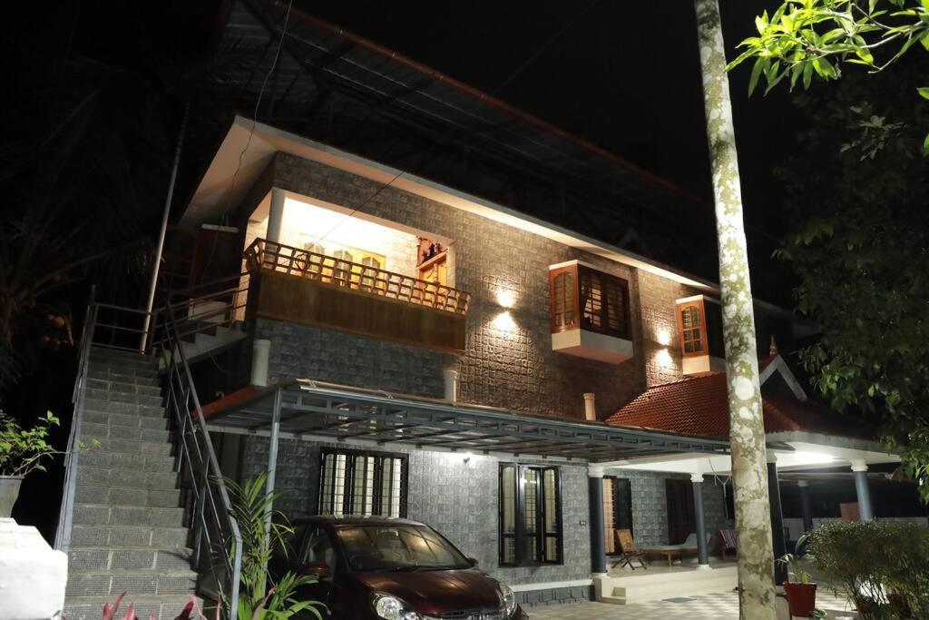 Anandam Stays - Premium 3Bhk Plush Homestay, Vaikom Near Kumarakom Exterior photo