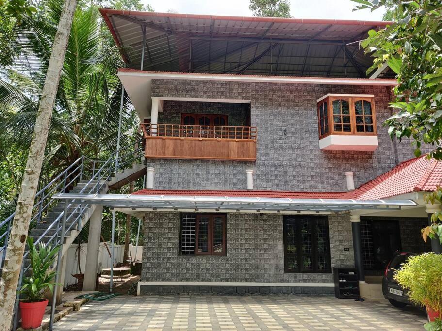 Anandam Stays - Premium 3Bhk Plush Homestay, Vaikom Near Kumarakom Exterior photo