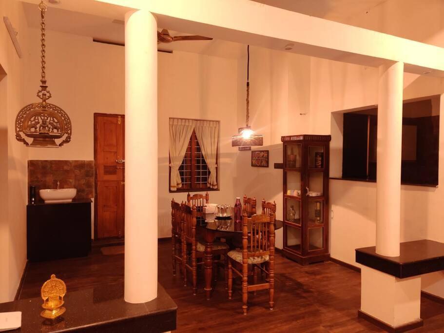 Anandam Stays - Premium 3Bhk Plush Homestay, Vaikom Near Kumarakom Exterior photo